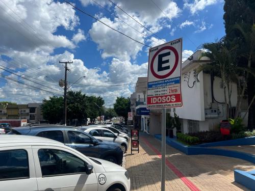 Deptran volta a fiscalizar os estacionamentos rotativos em Dois Vizinhos