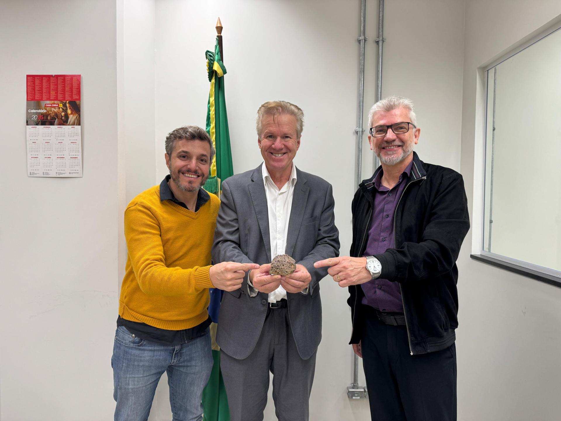 Deputado Luis Corti confirma presença no GEOMINE 2025 em reunião com dirigentes da ANM
