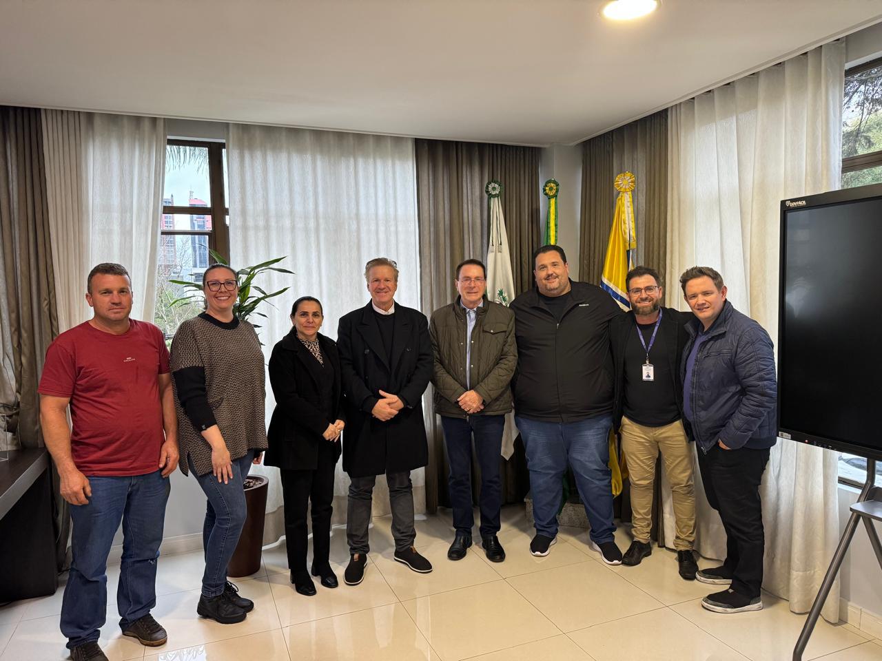 Deputado estadual Luis Corti reforça apoio a Francisco Beltrão em audiência com prefeito