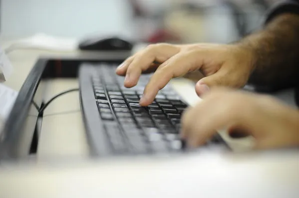 Homem perde R$ 220 mil em golpe do falso leilão na compra de veículos