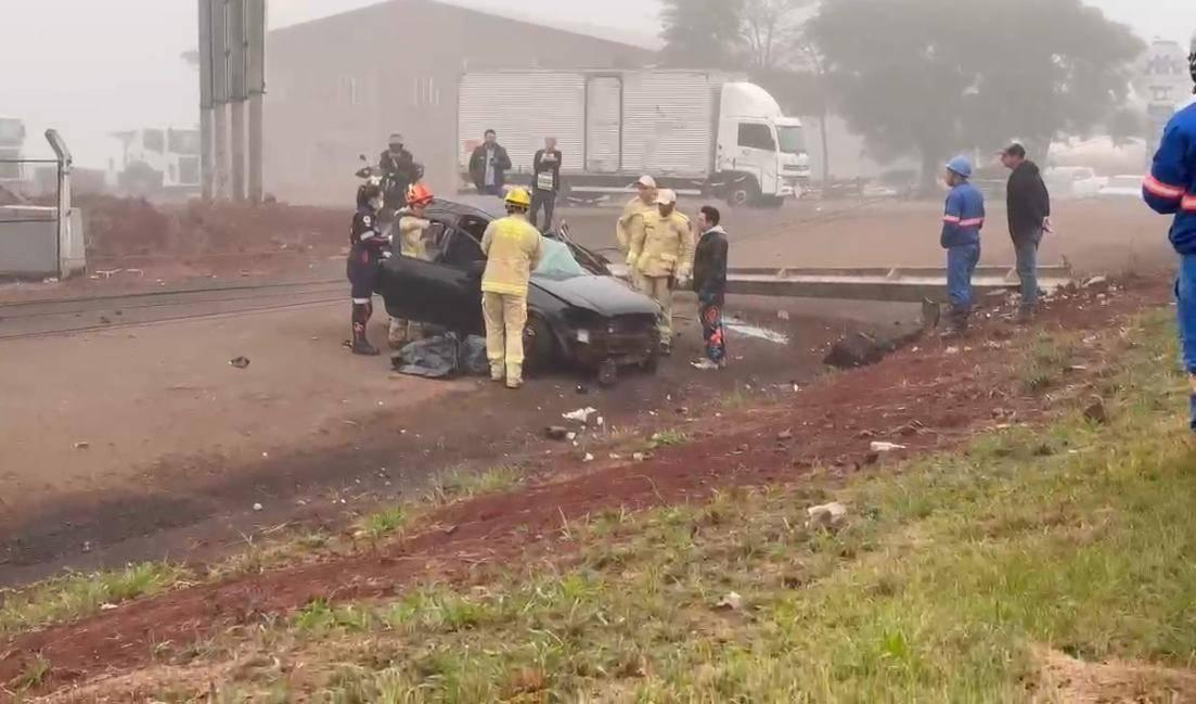 Sanjorgense morre após bater carro em poste na PR-281 em Dois Vizinhos
